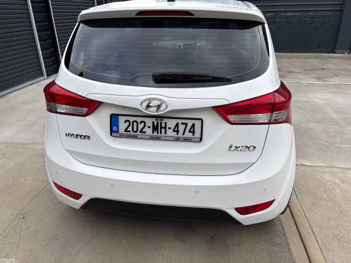 Hyundai ix20 MPV, Petrol, 2020, White