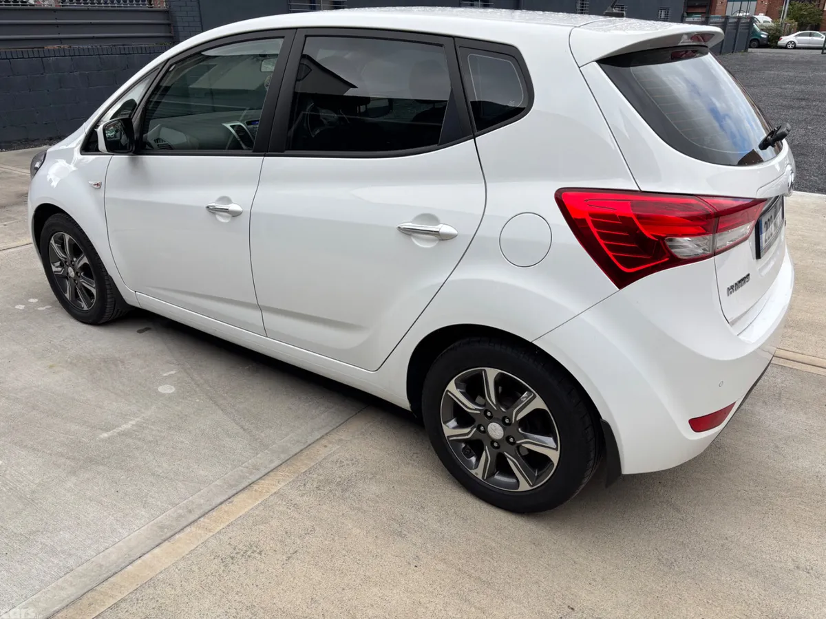 Hyundai ix20 MPV, Petrol, 2020, White