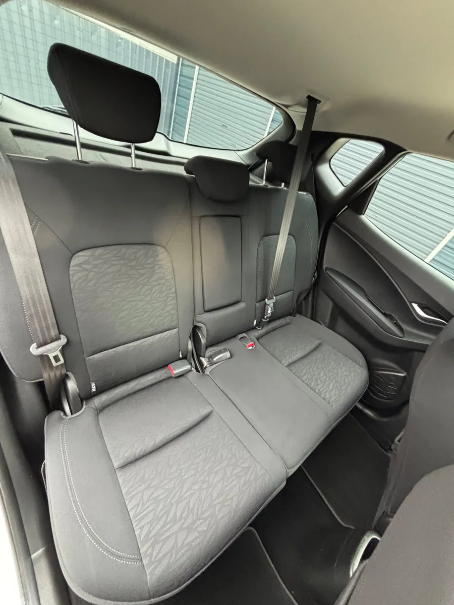 Hyundai ix20 MPV, Petrol, 2020, White