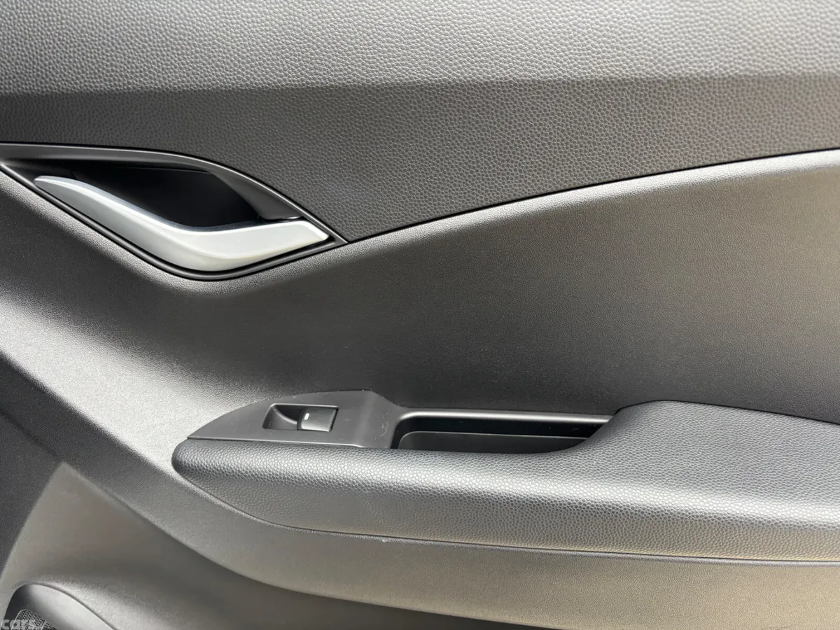 Hyundai ix20 MPV, Petrol, 2020, White