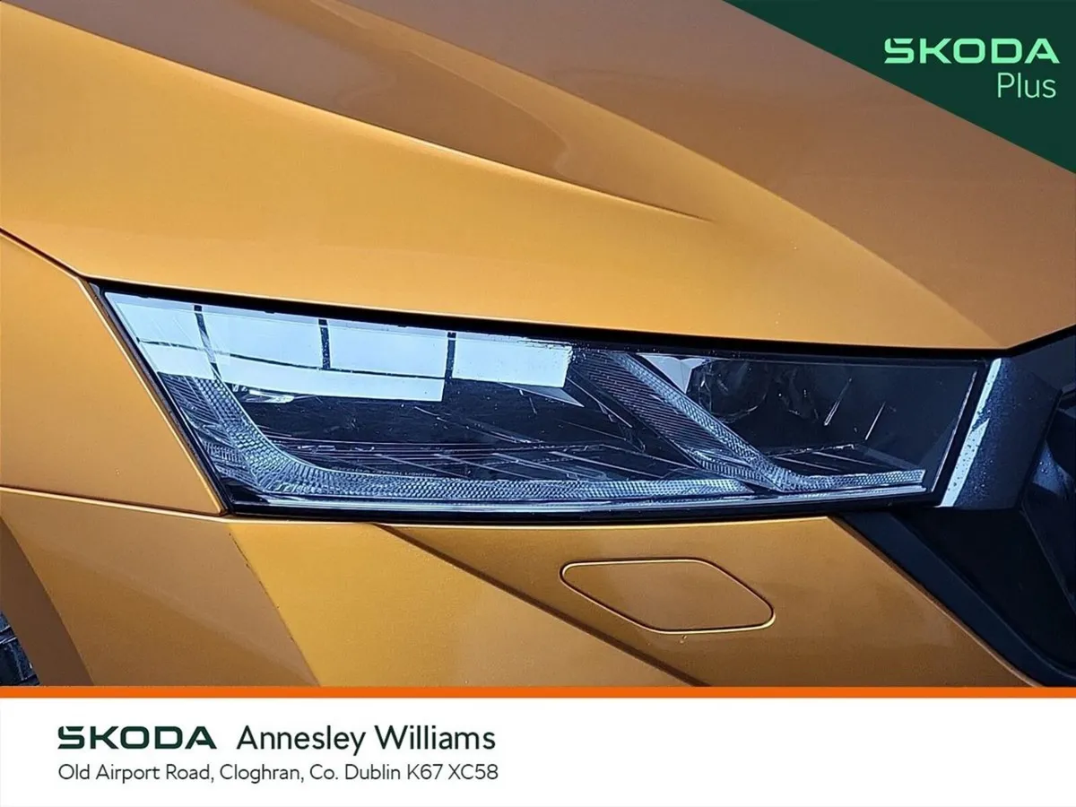 Skoda Octavia Saloon, Diesel, 2024, Orange