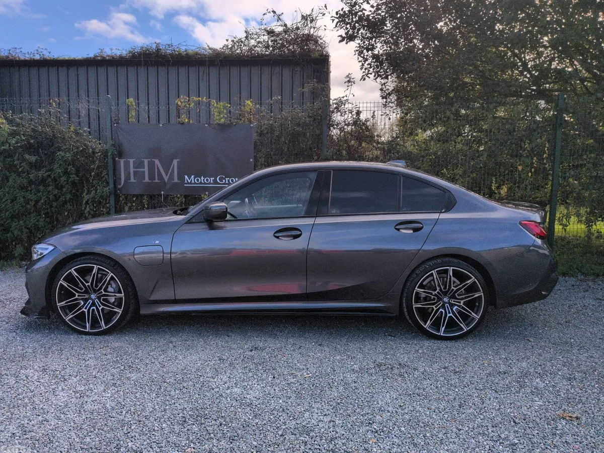 BMW 3-Series Saloon, Petrol Plug-in Hybrid, 2019, Grey