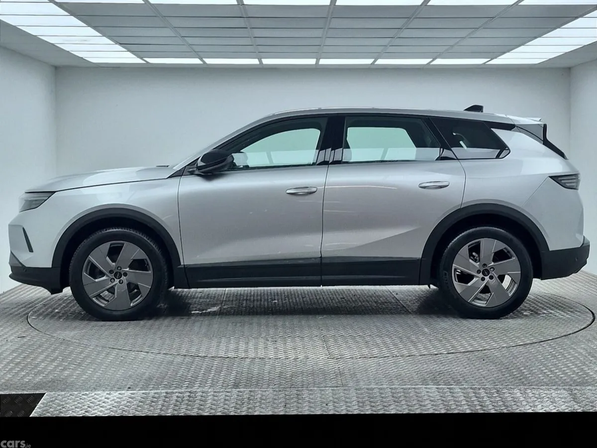 Opel Grandland SUV, Petrol Hybrid, 2025, Silver