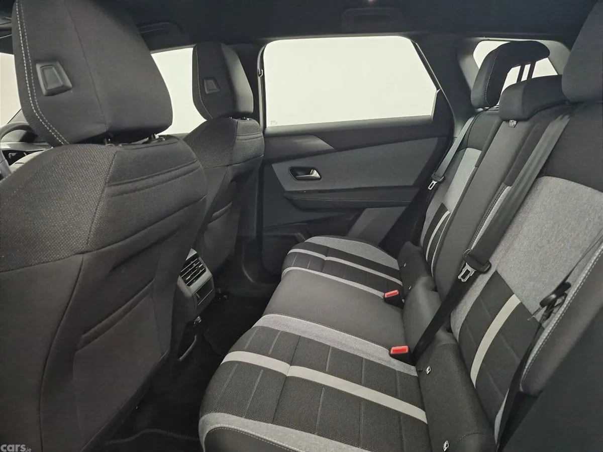 Opel Grandland SUV, Petrol Hybrid, 2025, Silver