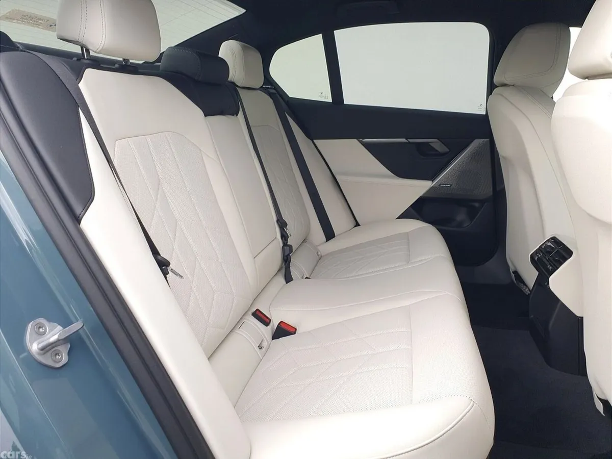 BMW 5-Series Saloon, Petrol Hybrid, 2027, Green