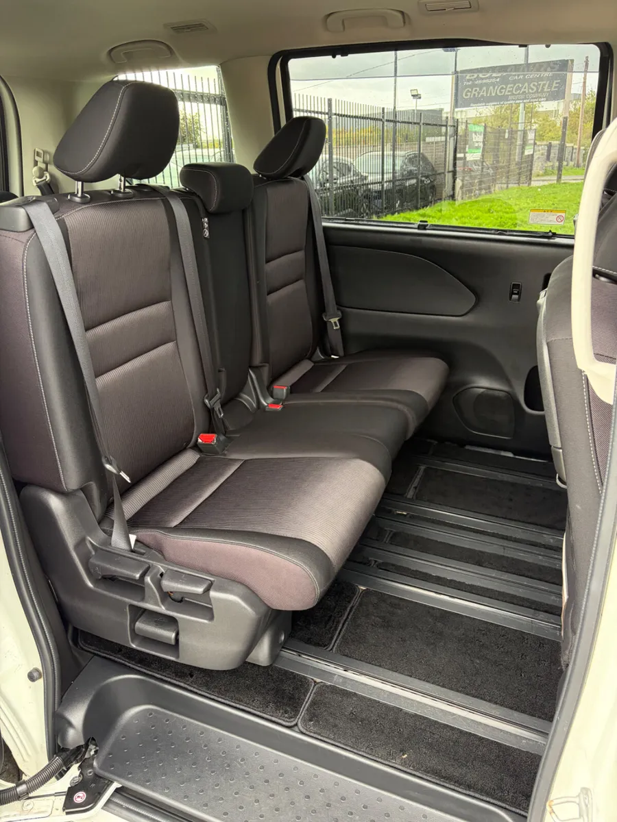 Nissan Serena MPV, Petrol Hybrid, 2017, White