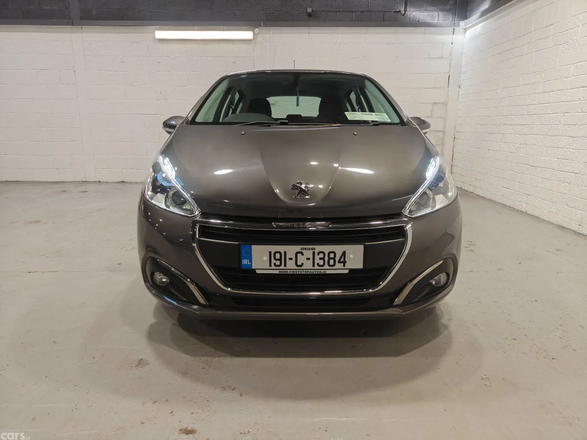 Peugeot 208 Hatchback, Petrol, 2019, Grey