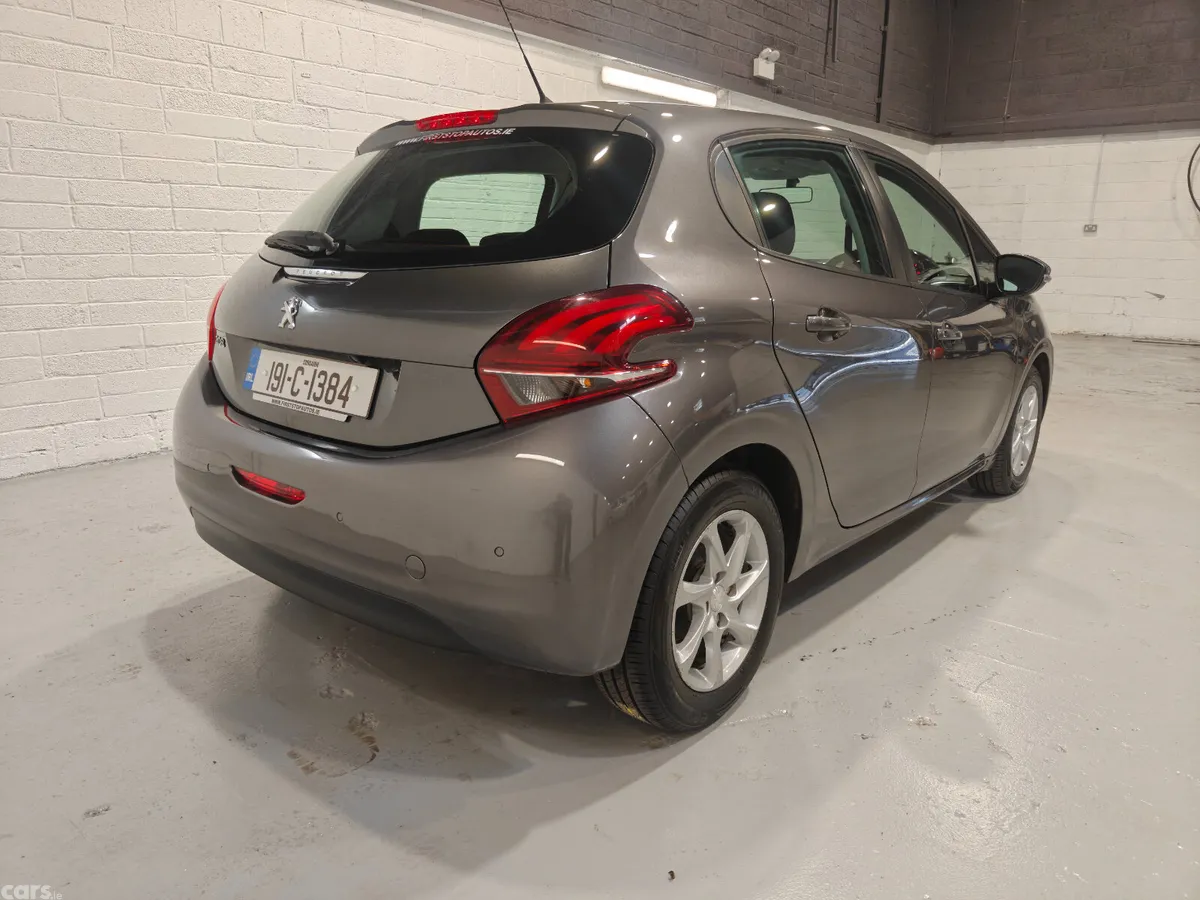 Peugeot 208 Hatchback, Petrol, 2019, Grey