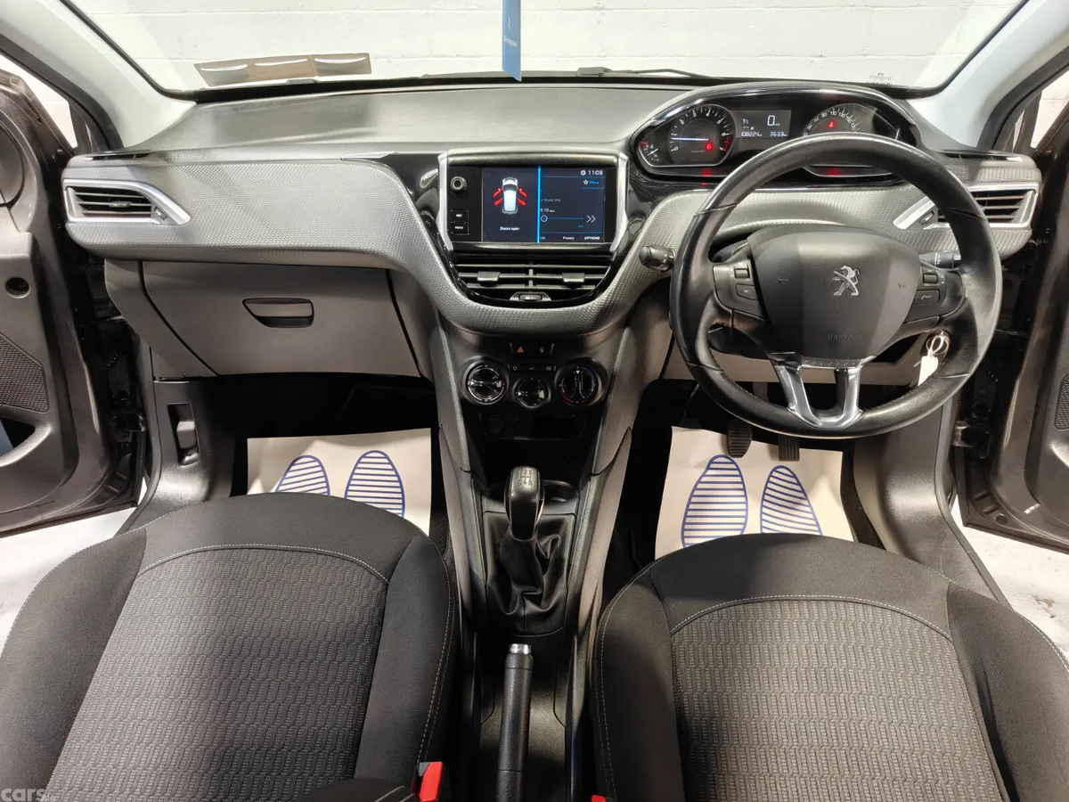 Peugeot 208 Hatchback, Petrol, 2019, Grey