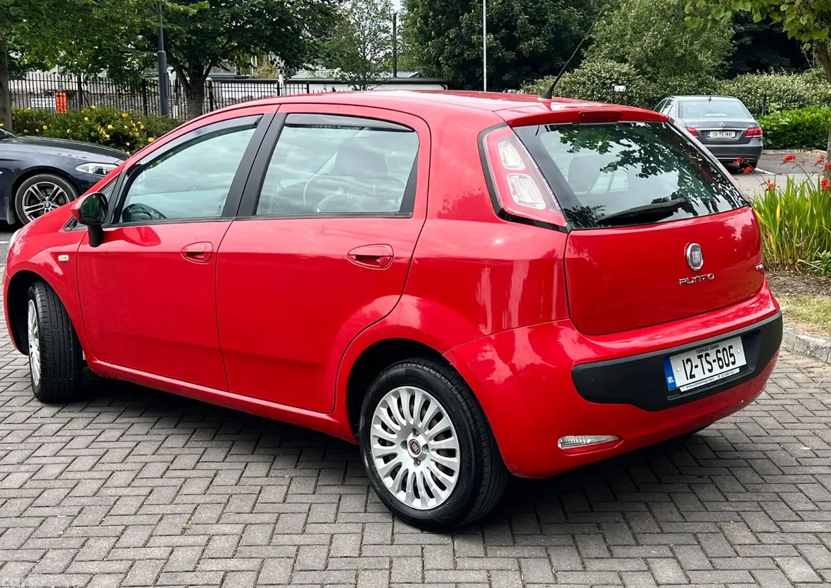 Fiat Punto Hatchback, Petrol, 2012, Red