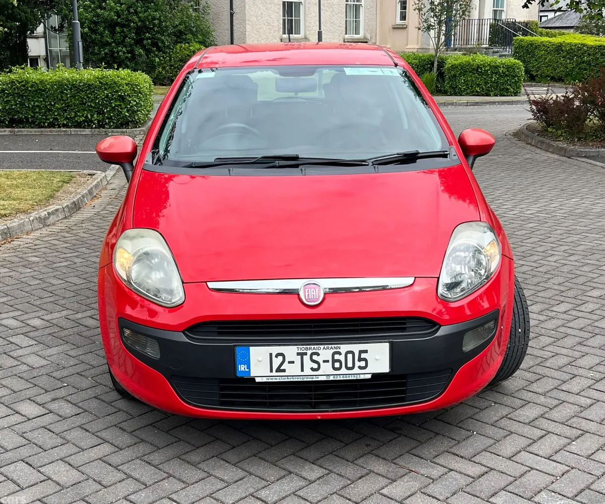 Fiat Punto Hatchback, Petrol, 2012, Red