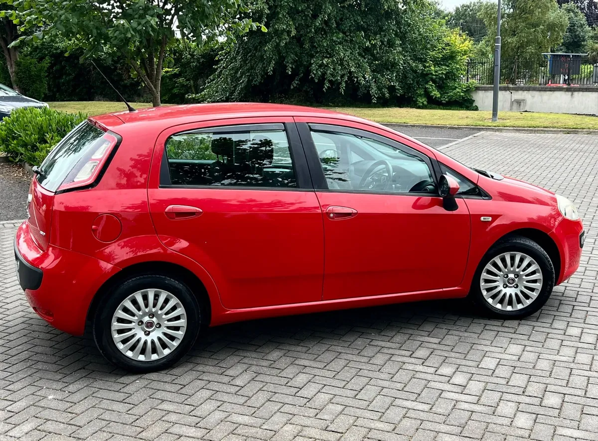 Fiat Punto Hatchback, Petrol, 2012, Red