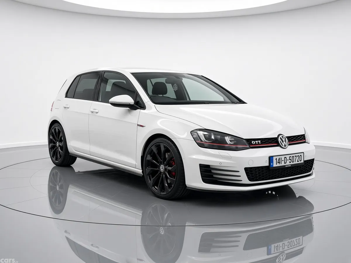 Volkswagen Golf Hatchback, Petrol, 2014, White