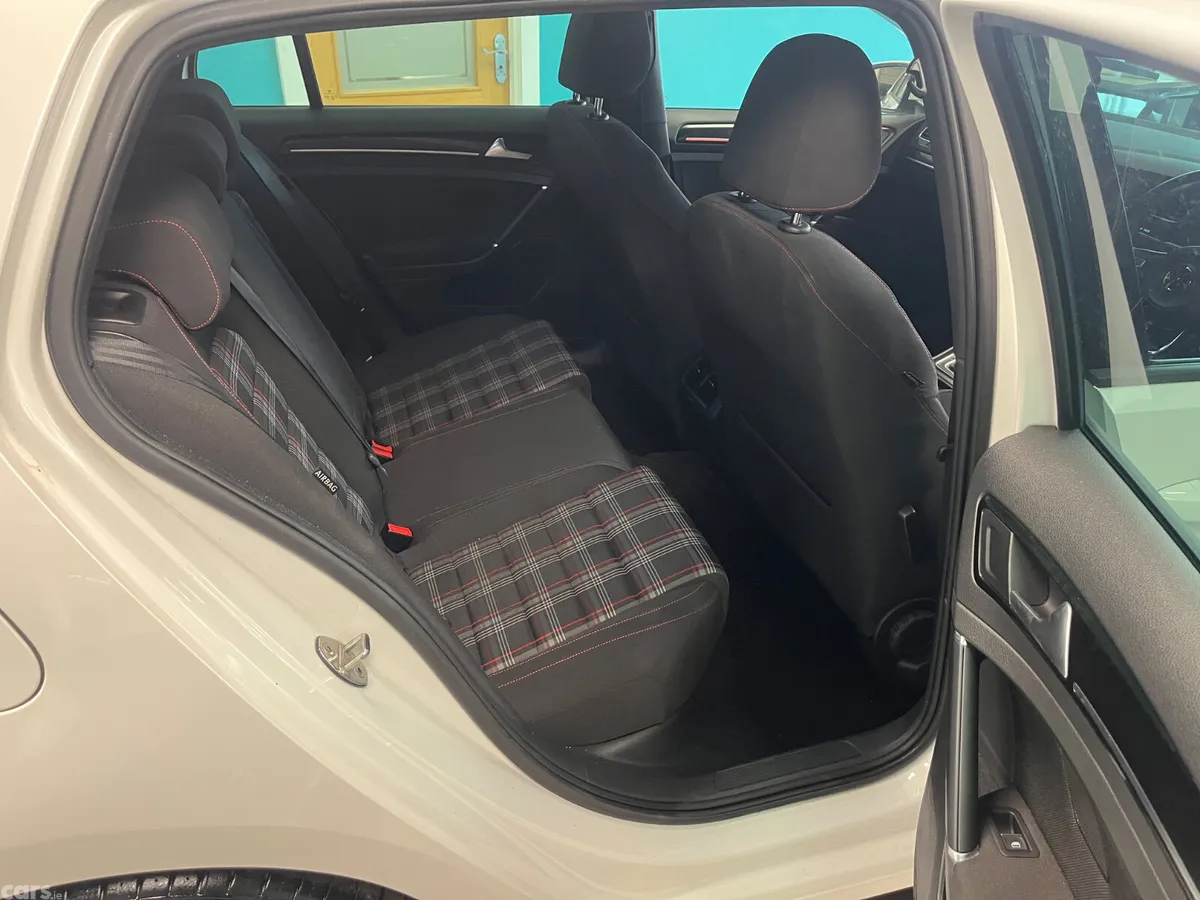 Volkswagen Golf Hatchback, Petrol, 2014, White