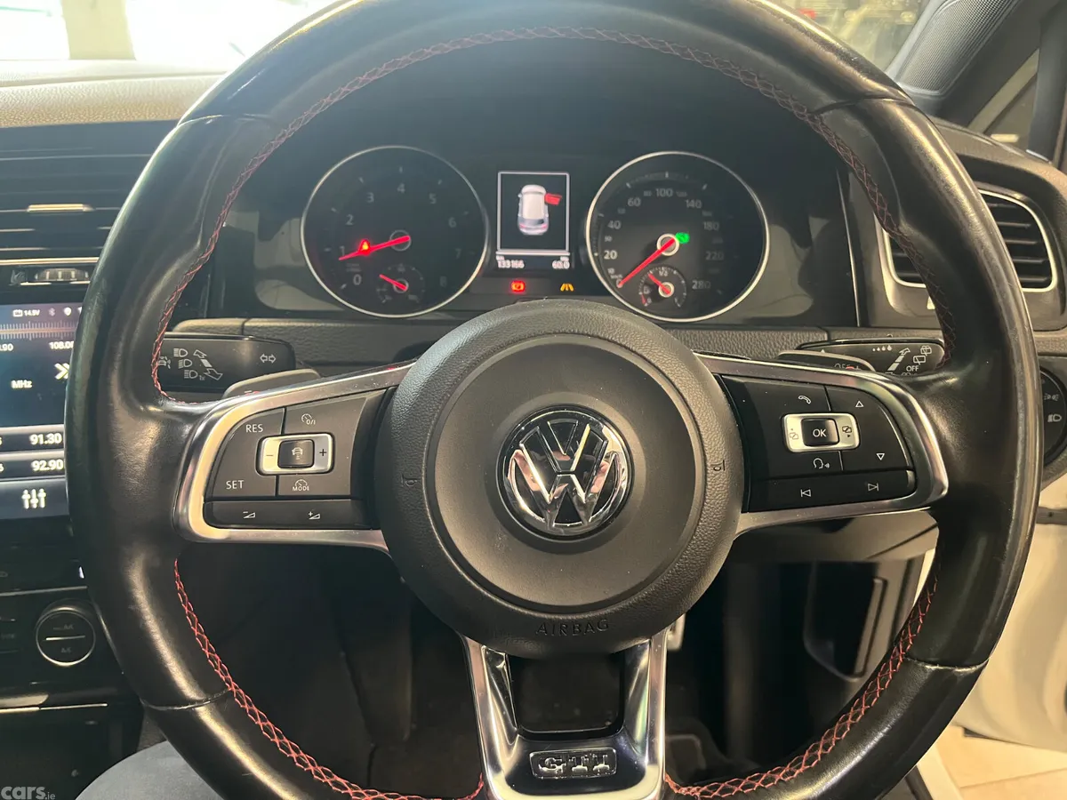Volkswagen Golf Hatchback, Petrol, 2014, White