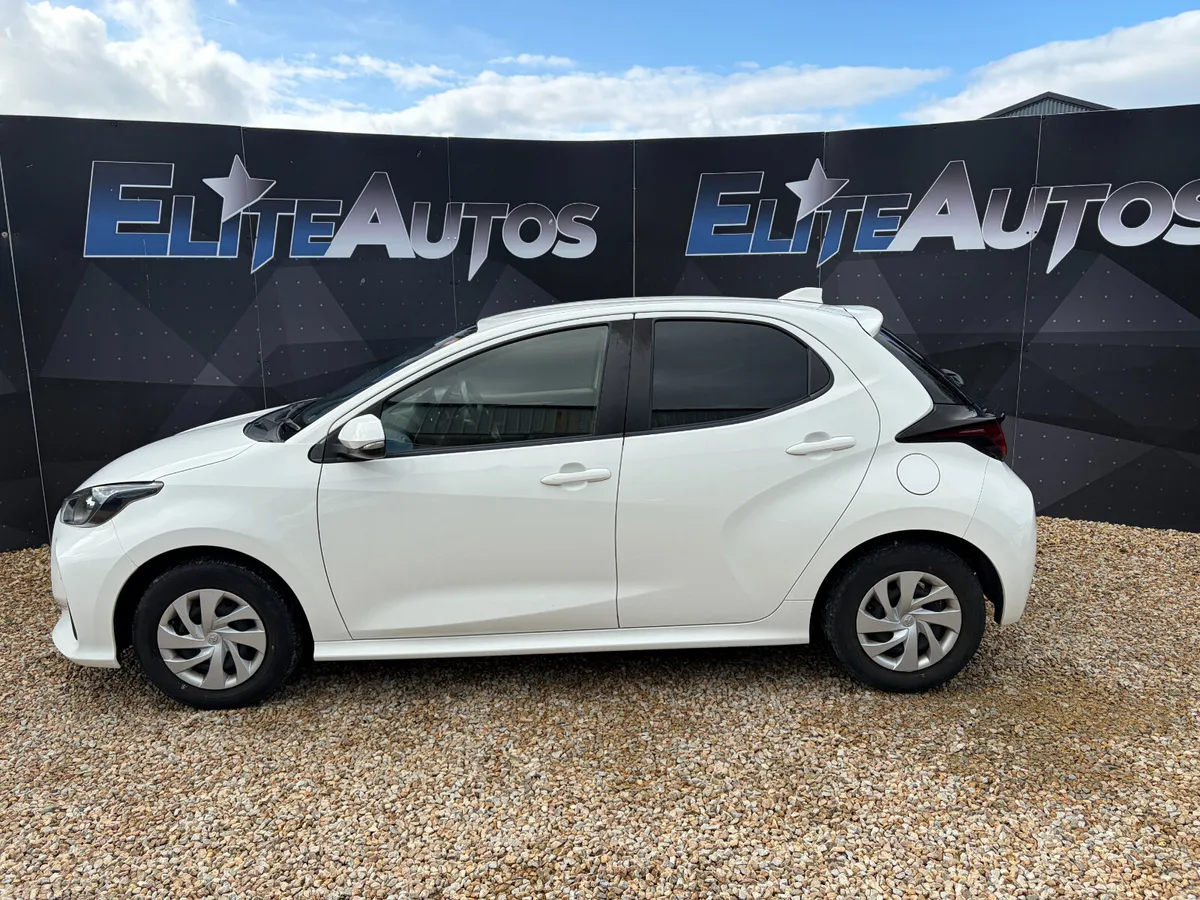 Toyota Yaris Hatchback, Petrol, 2020, White
