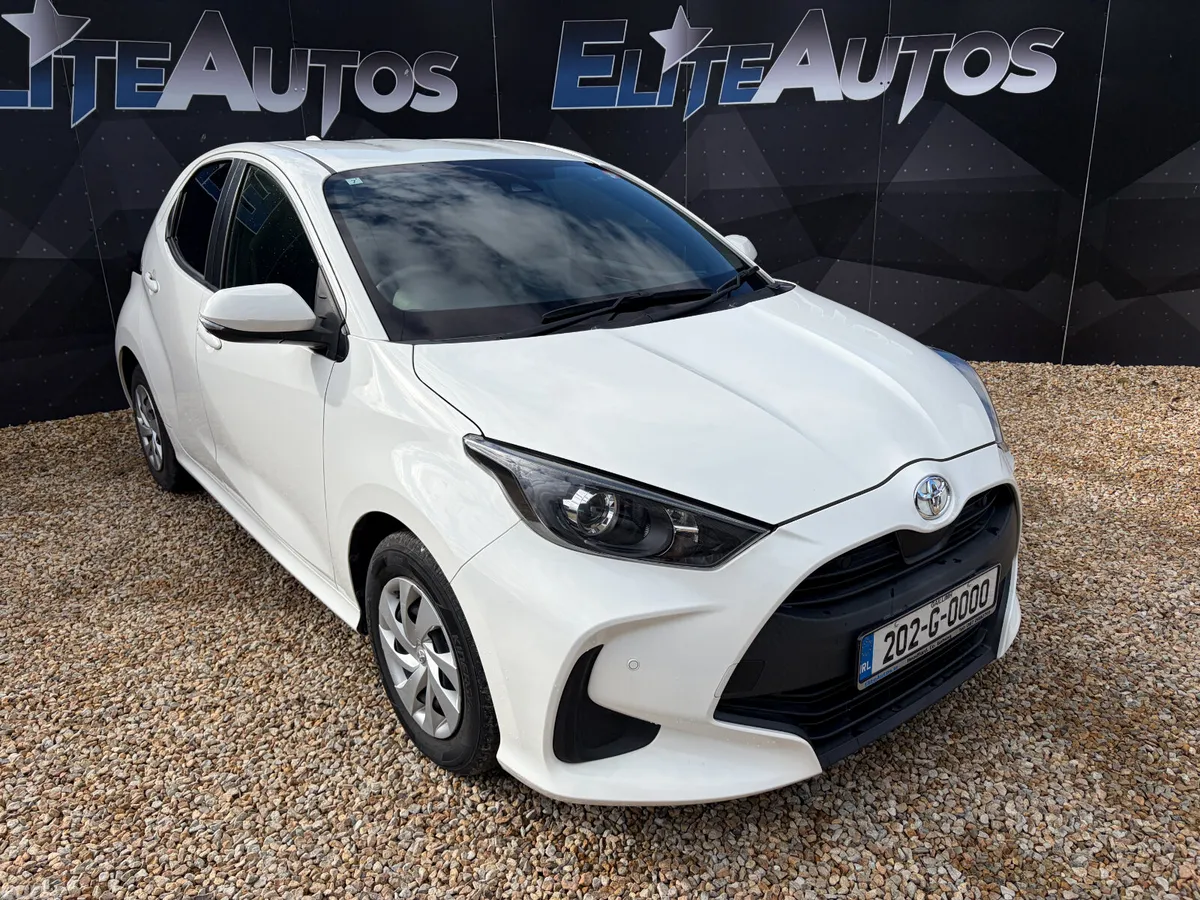 Toyota Yaris Hatchback, Petrol, 2020, White