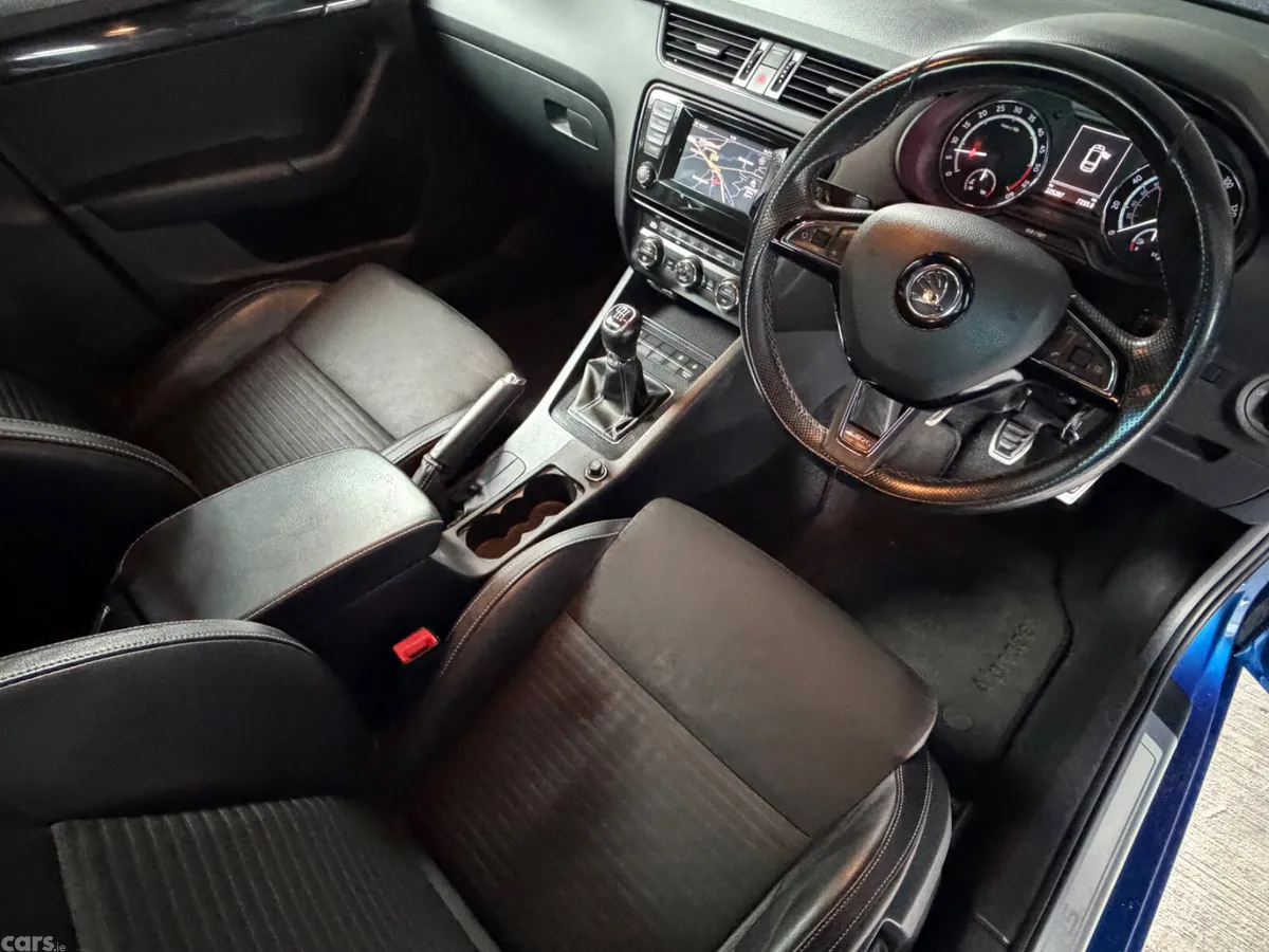 Skoda Octavia Hatchback, Diesel, 2014, Blue