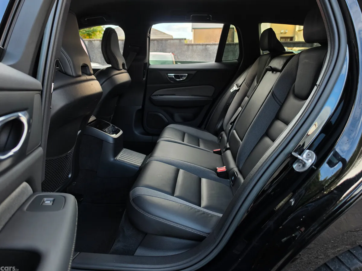 Volvo V60 Estate, Petrol Hybrid, 2022, Black