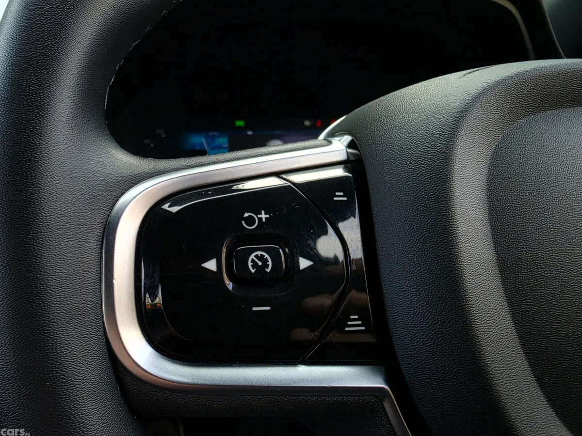 Volvo V60 Estate, Petrol Hybrid, 2022, Black