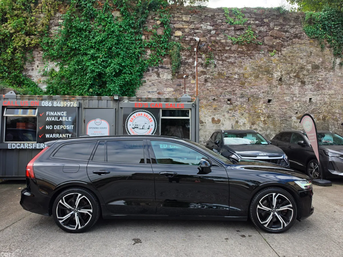Volvo V60 Estate, Petrol Hybrid, 2022, Black