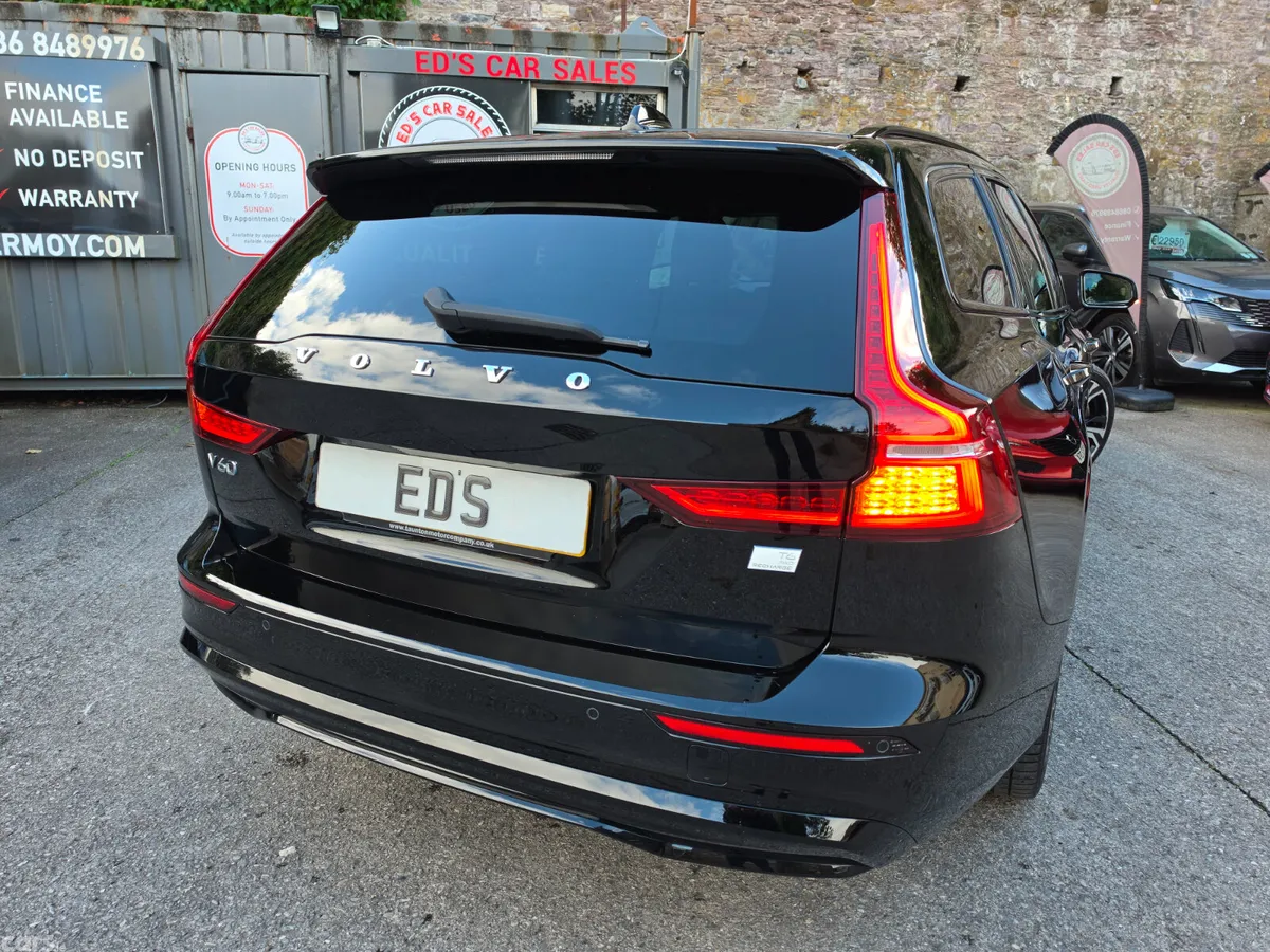 Volvo V60 Estate, Petrol Hybrid, 2022, Black
