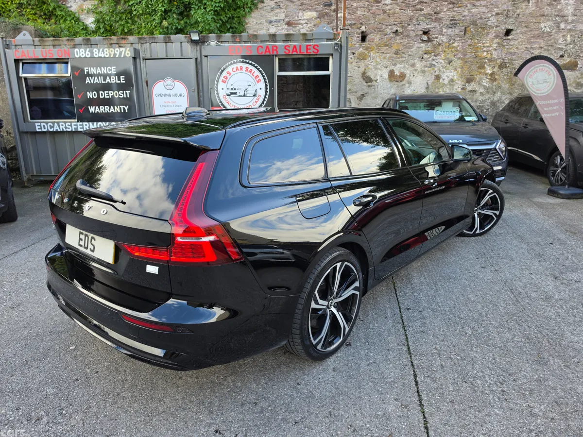 Volvo V60 Estate, Petrol Hybrid, 2022, Black