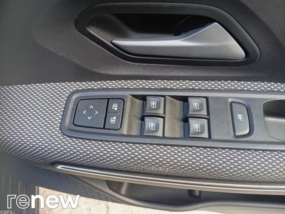 Dacia Duster SUV, Petrol, 2024, Grey