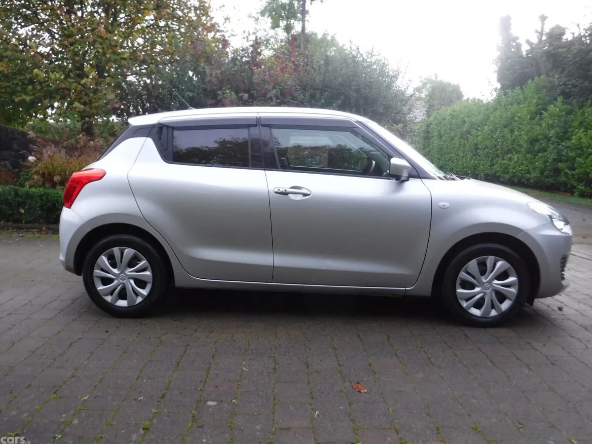 Suzuki Swift Hatchback, Petrol, 2023, Silver