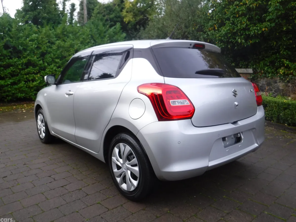 Suzuki Swift Hatchback, Petrol, 2023, Silver
