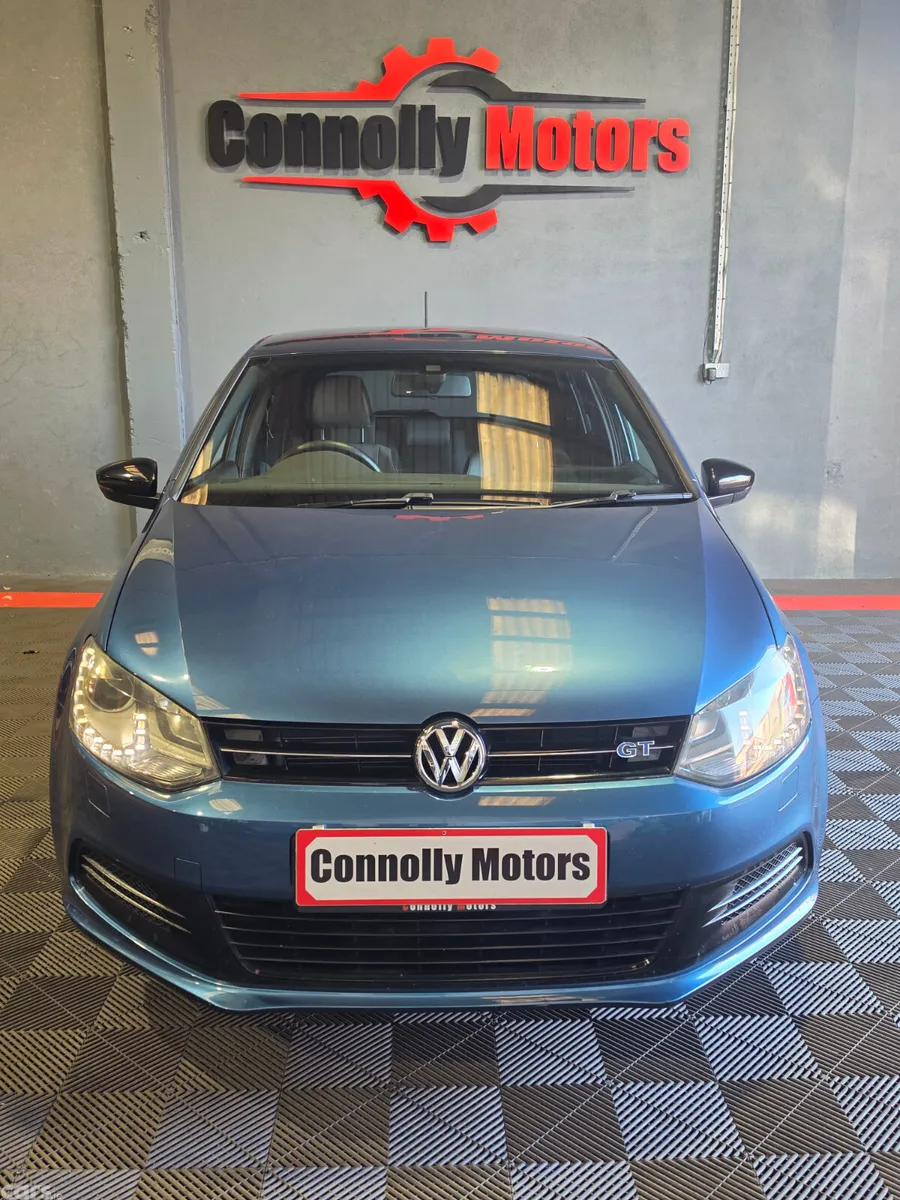 Volkswagen Polo Hatchback, Petrol, 2014, Blue