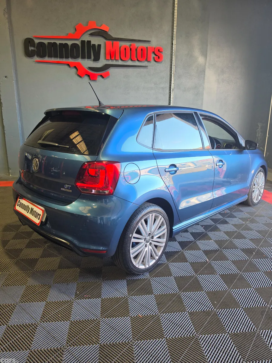 Volkswagen Polo Hatchback, Petrol, 2014, Blue
