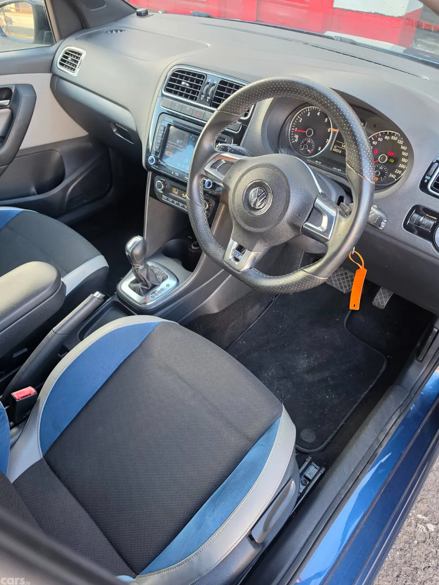 Volkswagen Polo Hatchback, Petrol, 2014, Blue