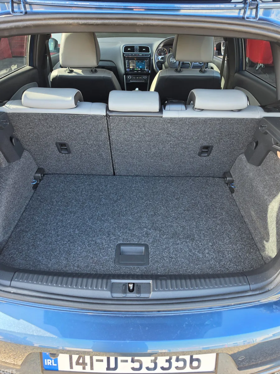 Volkswagen Polo Hatchback, Petrol, 2014, Blue