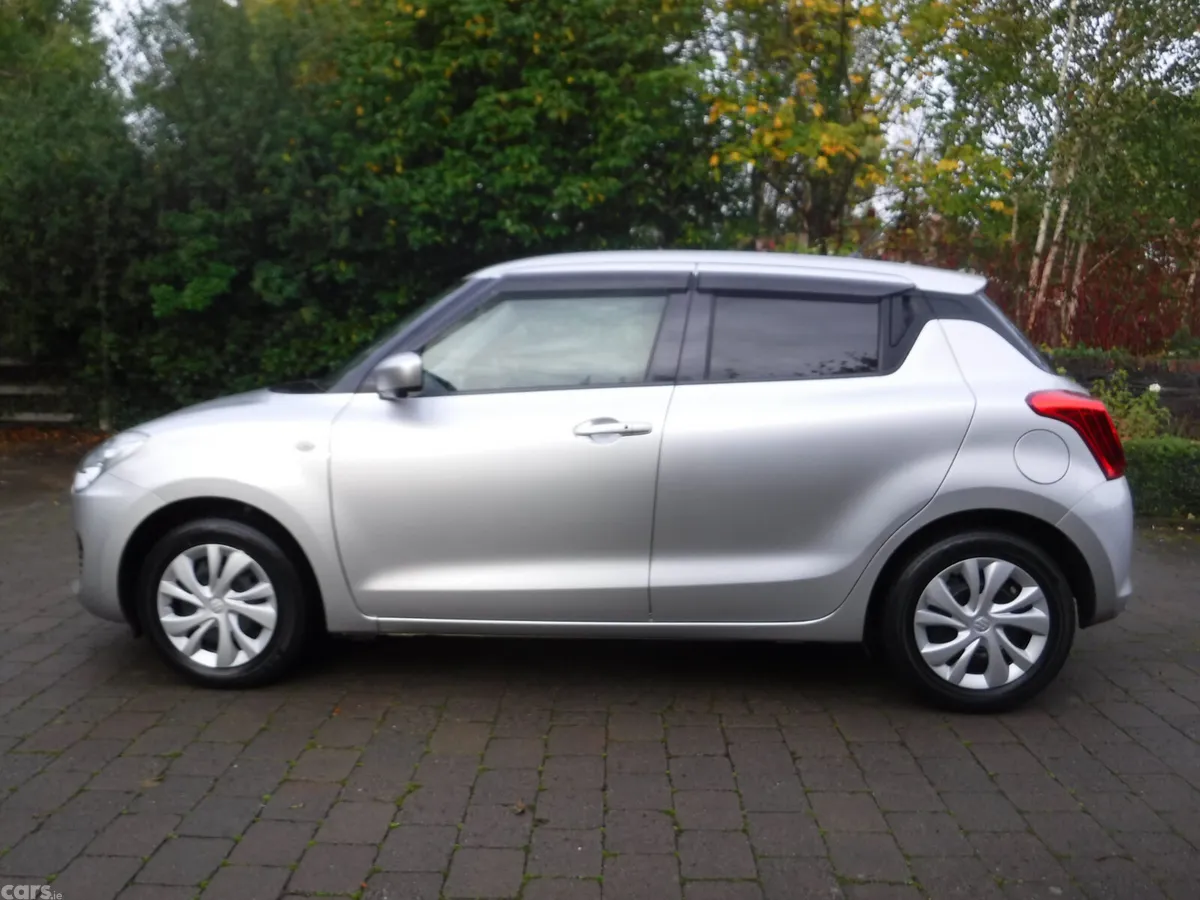 Suzuki Swift Hatchback, Petrol, 2023, Silver