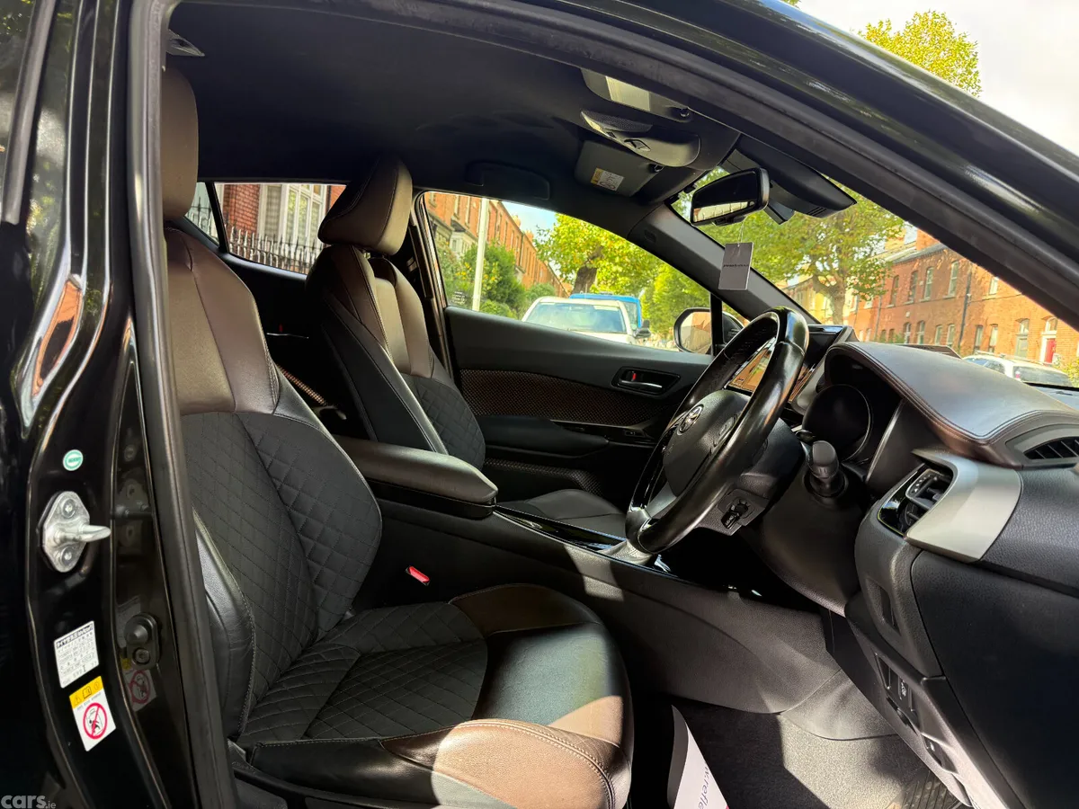 Toyota C-HR MPV, Petrol Hybrid, 2017, Black