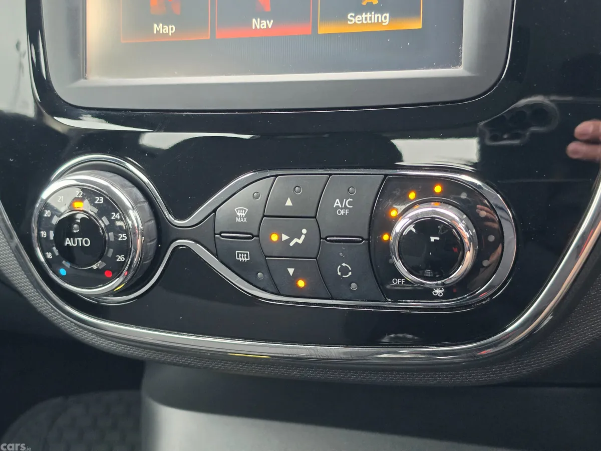 Renault Captur Hatchback, Diesel, 2016, White