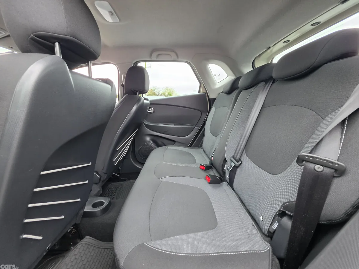 Renault Captur Hatchback, Diesel, 2016, White