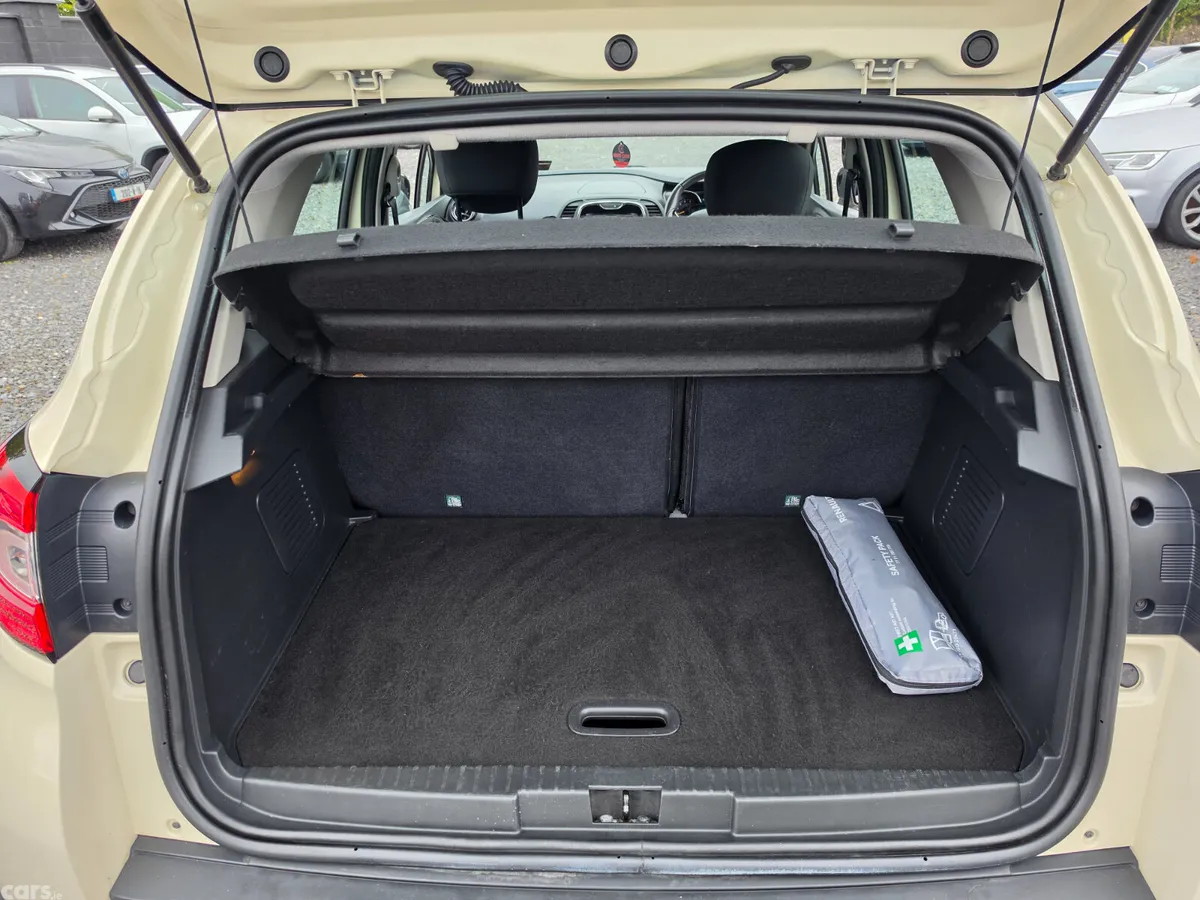 Renault Captur Hatchback, Diesel, 2016, White