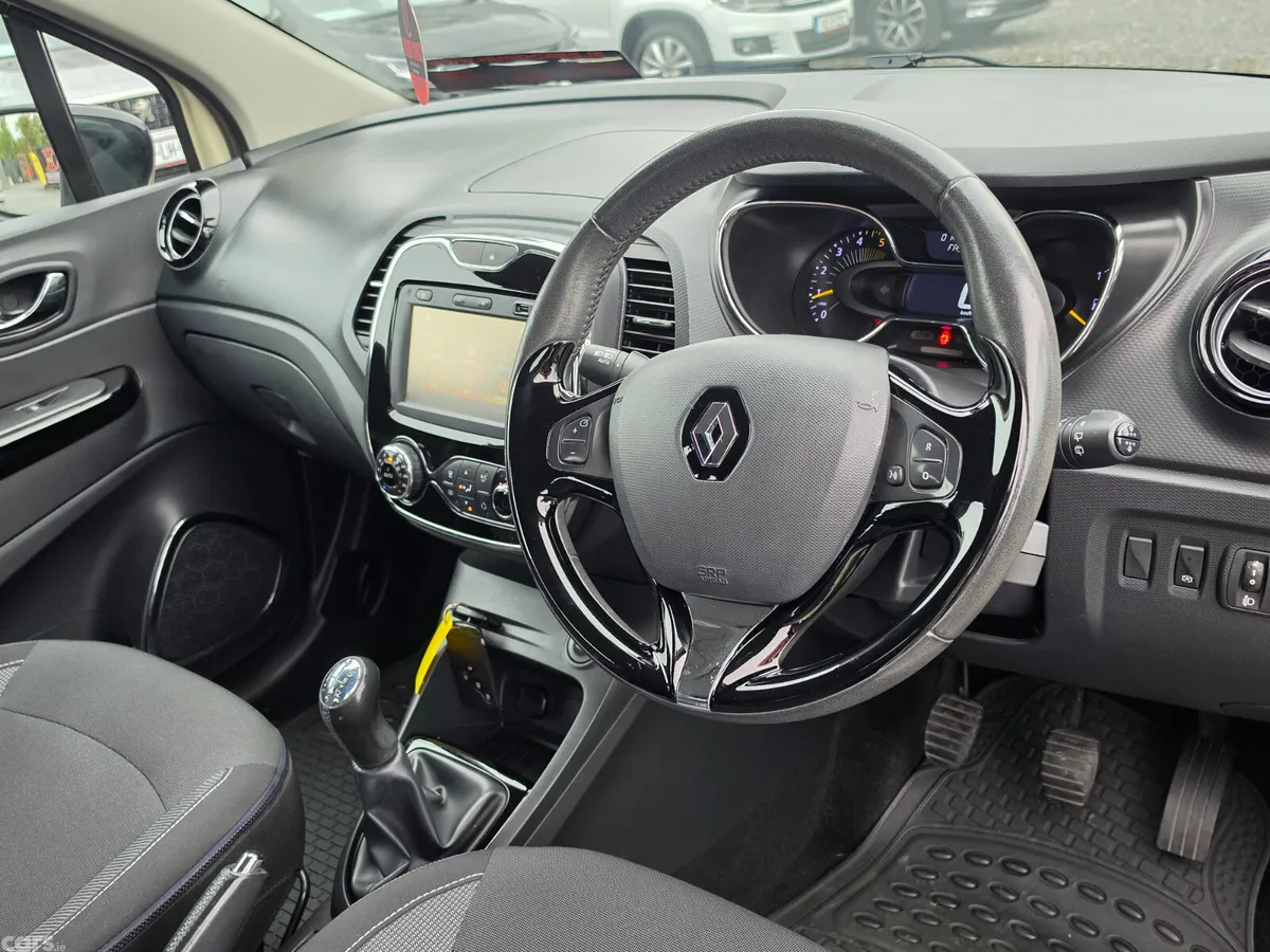 Renault Captur Hatchback, Diesel, 2016, White
