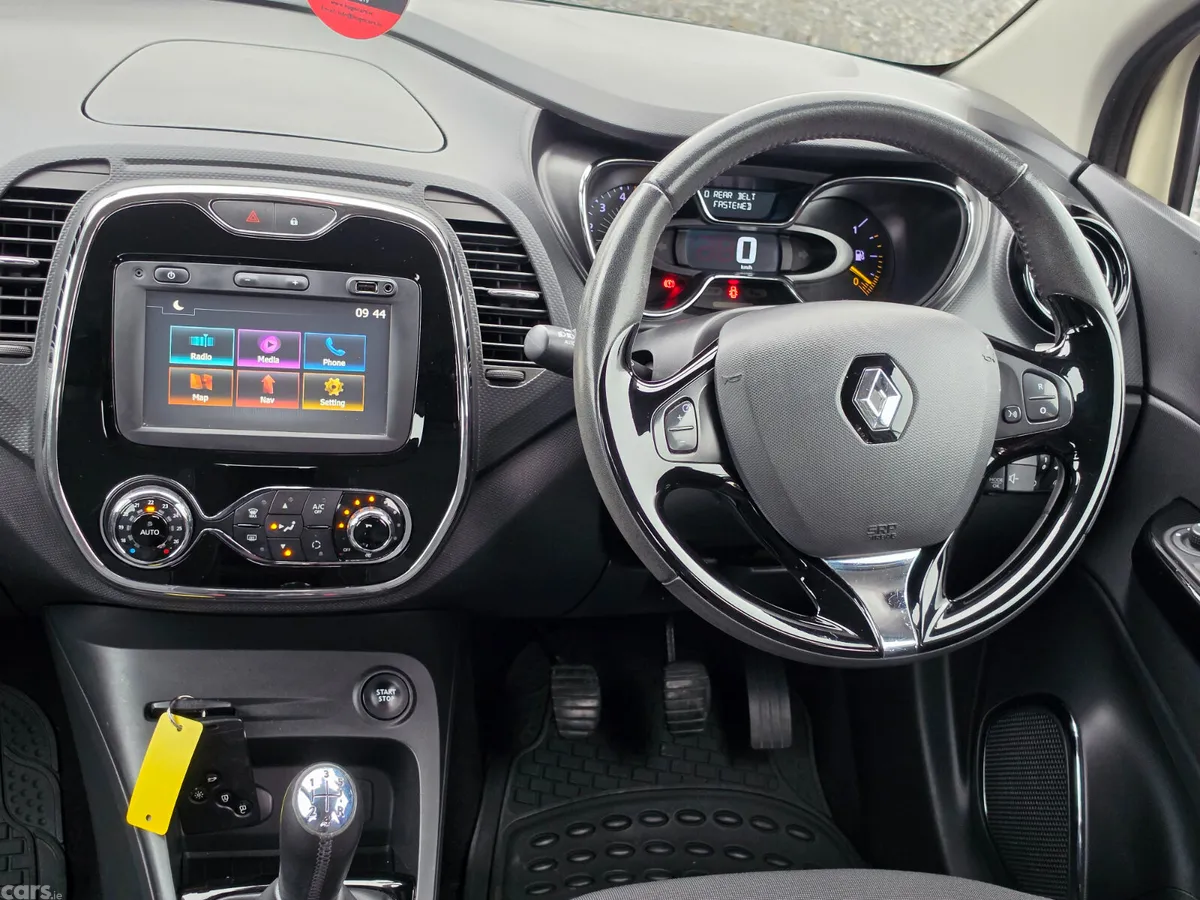 Renault Captur Hatchback, Diesel, 2016, White