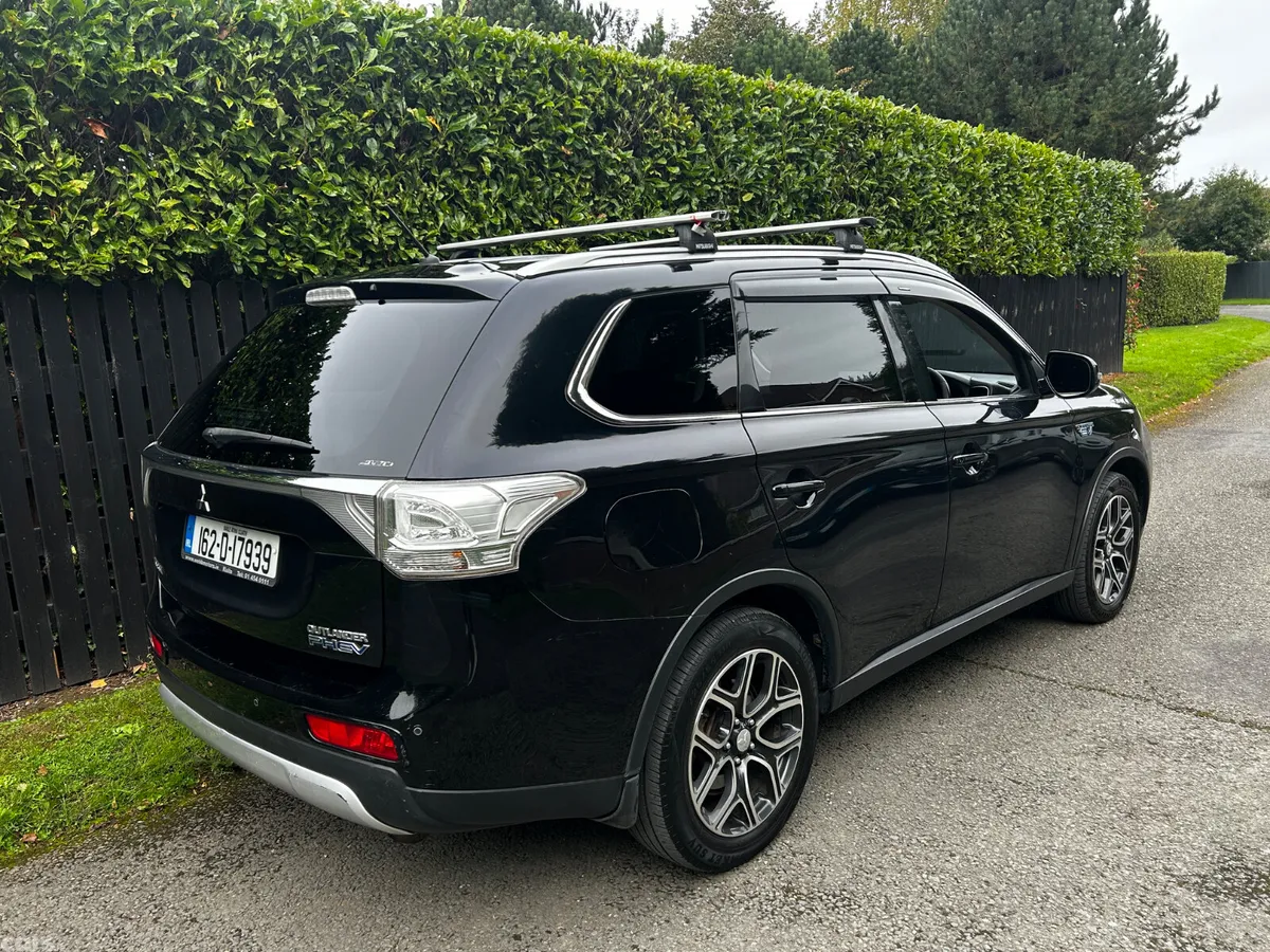 Mitsubishi Outlander SUV, Petrol Plug-in Hybrid, 2016, Black