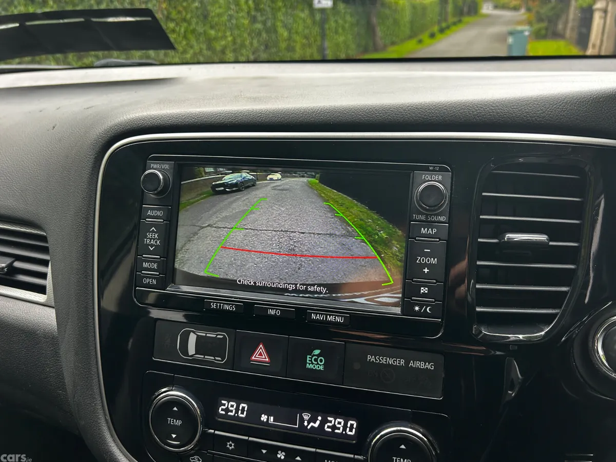 Mitsubishi Outlander SUV, Petrol Plug-in Hybrid, 2016, Black