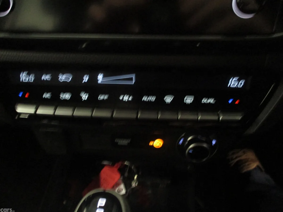 Isuzu D-Max Pick Up, Diesel, 2027, Grey
