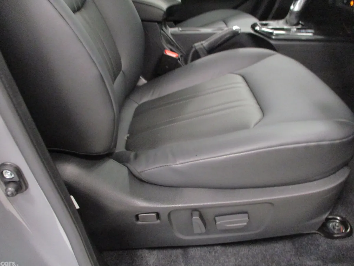 Isuzu D-Max Pick Up, Diesel, 2027, Grey