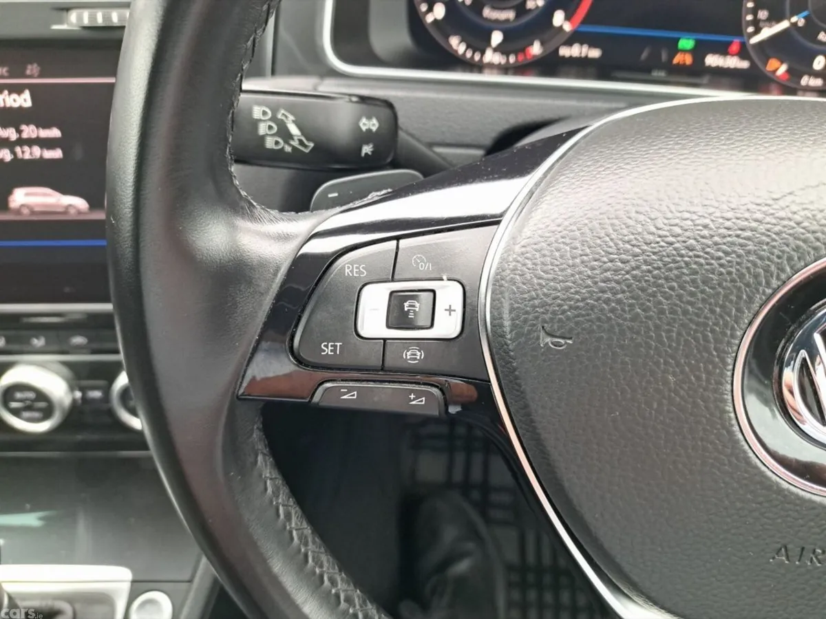 Volkswagen Golf Hatchback, Petrol, 2019, Silver