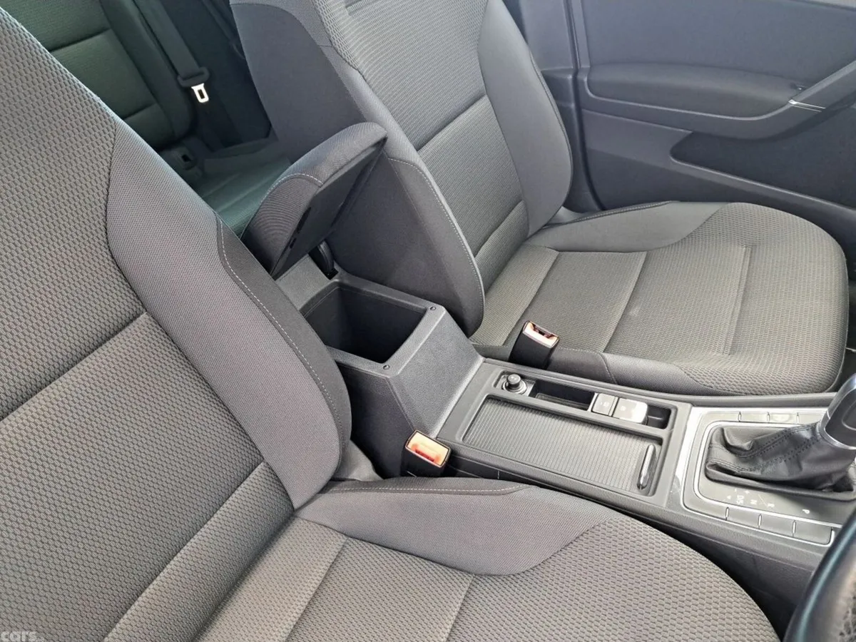 Volkswagen Golf Hatchback, Petrol, 2019, Silver