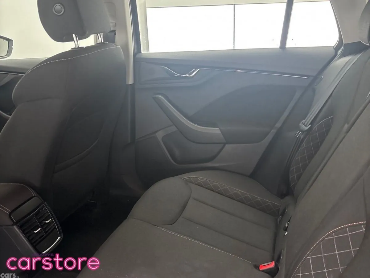 Skoda Kamiq Hatchback, Petrol, 2024, Grey
