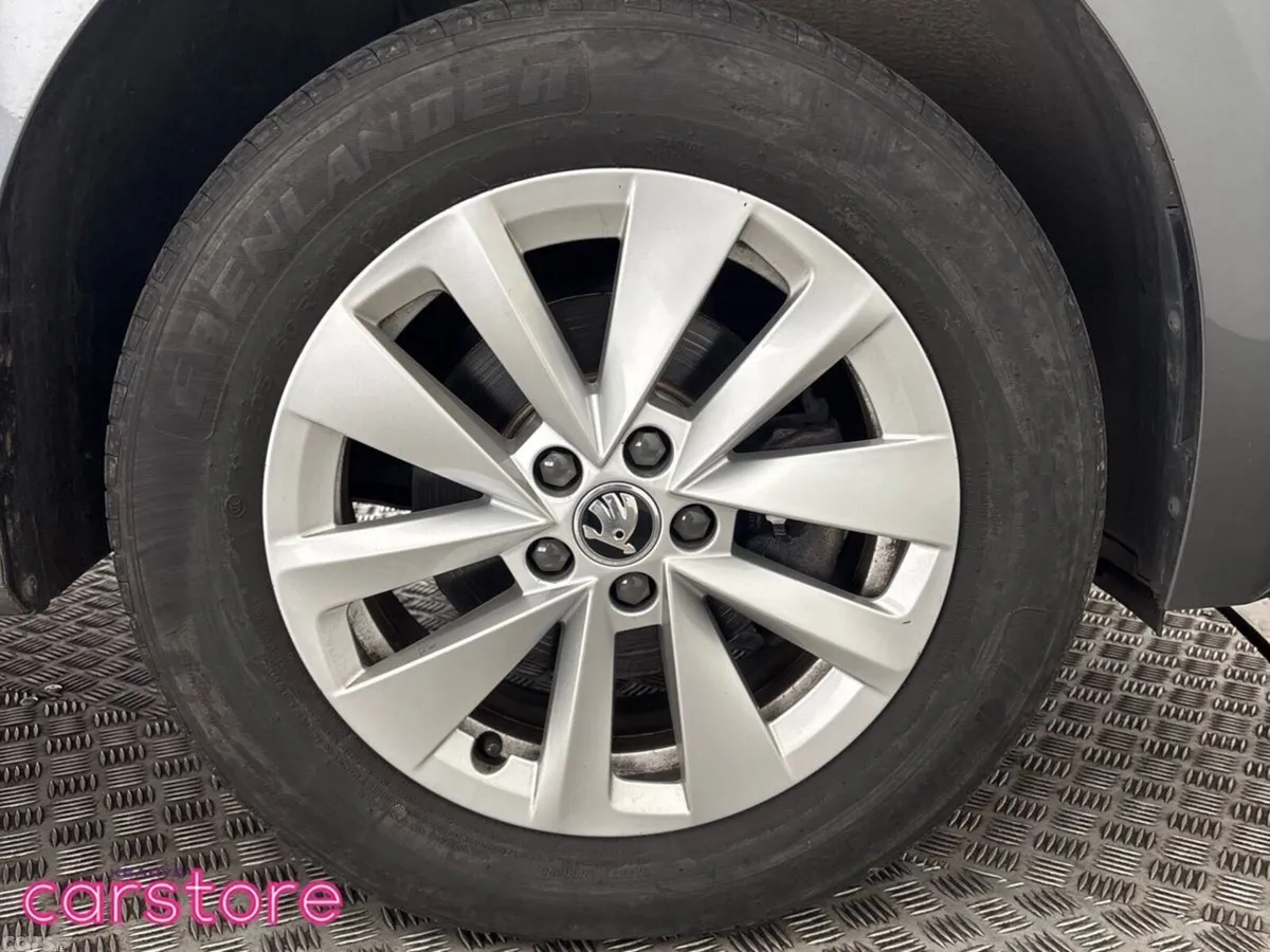Skoda Kamiq Hatchback, Petrol, 2024, Grey
