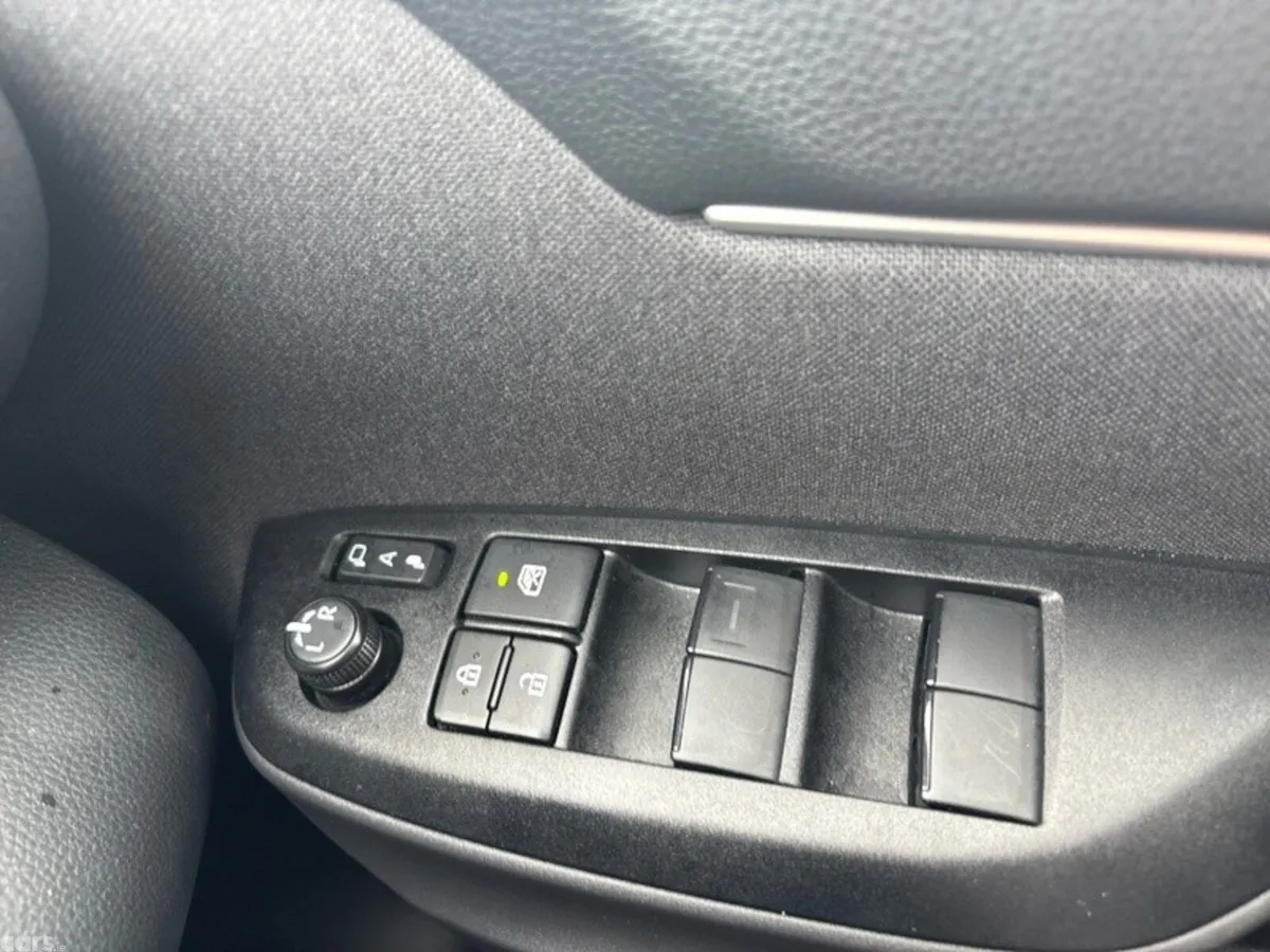 Toyota Yaris Cross SUV, Petrol Hybrid, 2026, Grey